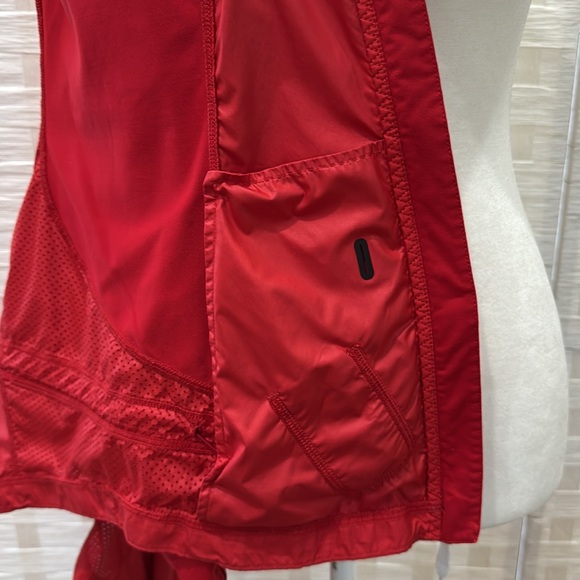 Lululemon Run: Nothing But Run Jacket - Picture 11 of 16